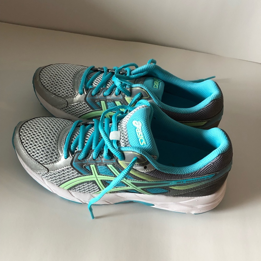 Brand New(NWTO) Tennis Shoes. Size 9.5. In excellent condition, never worn.